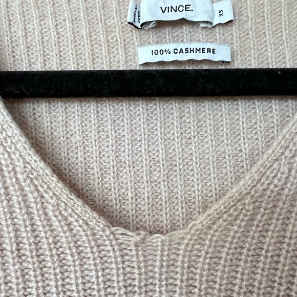 Vince 100% Cashmere Knit V Neck Sweater - Picture 5 of 5